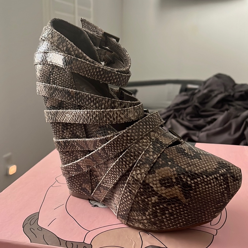 Jeffrey Campbell Zip-2